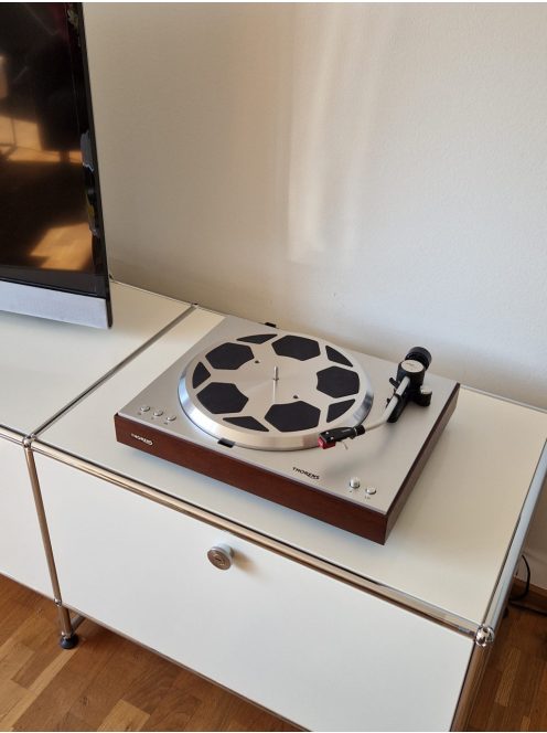 Thorens TD 404DD highend analóg lemezjátszó direkt hajtással