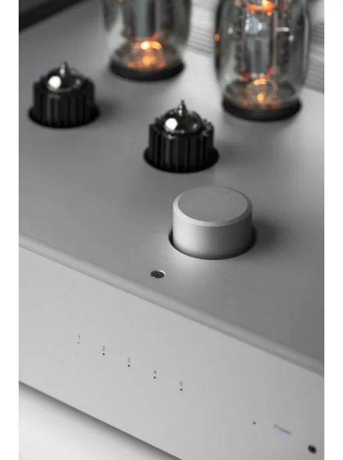 EAT E-GLO I prémium highend elektroncsöves sztereó erősítő