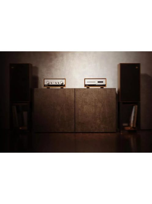 LEAK Stereo 130 sztereó erősítő diófa kerettel