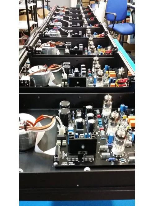 Synthesis ROMA79DC hibrid elektroncsöves MM/MC phono előerősítő