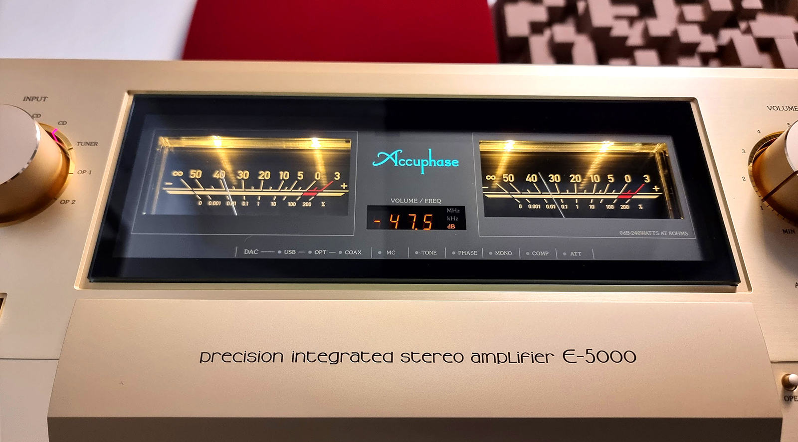 accuphase-e5000-vu-meter